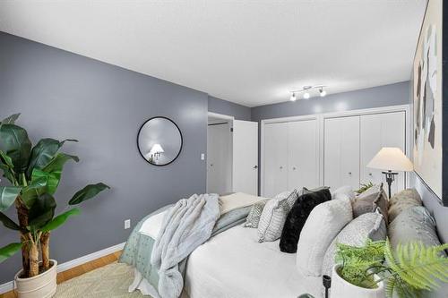 102 Woodfield Bay, Winnipeg, MB 