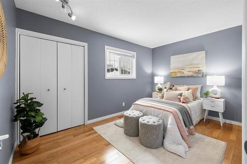 102 Woodfield Bay, Winnipeg, MB 