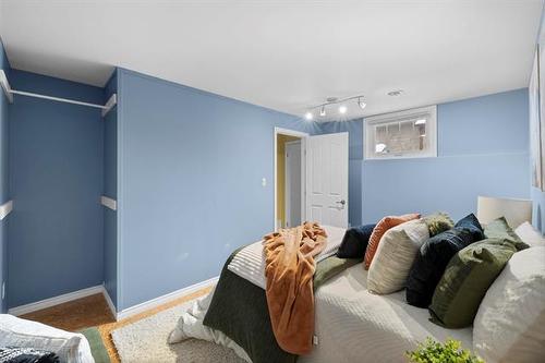 102 Woodfield Bay, Winnipeg, MB 