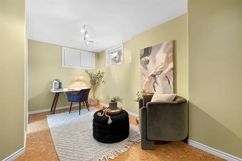 102 Woodfield Bay, Winnipeg, MB 