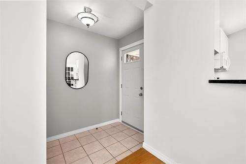 102 Woodfield Bay, Winnipeg, MB 