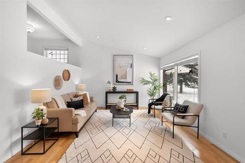 102 Woodfield Bay, Winnipeg, MB 