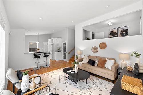 102 Woodfield Bay, Winnipeg, MB 