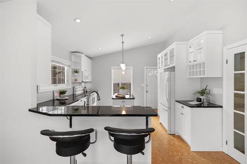 102 Woodfield Bay, Winnipeg, MB 