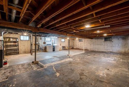 37 Mohawk Bay, Winnipeg, MB 