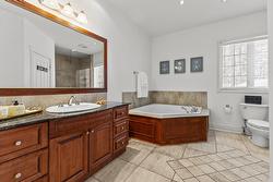 Salle de bains attenante à la CCP - 