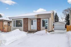 424 Burland AVE  Winnipeg, MB R2N 2M7