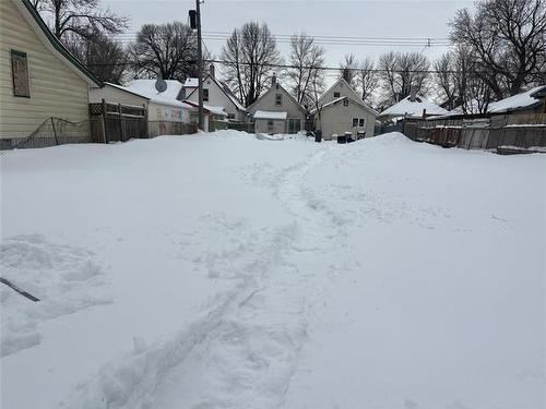 846 Aberdeen Ave, Winnipeg, MB 