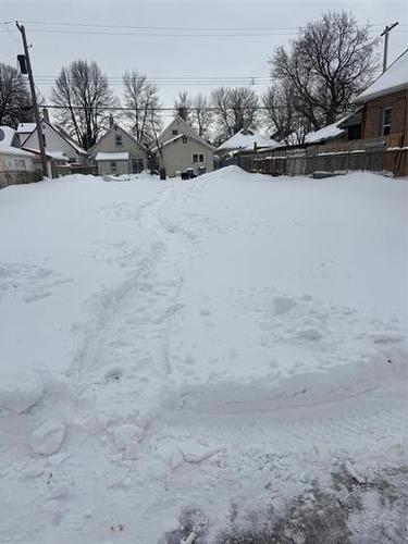 846 Aberdeen Ave, Winnipeg, MB 