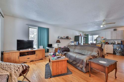 Salon - 32 Ch. De La Ferme, Messines, QC - Indoor Photo Showing Living Room
