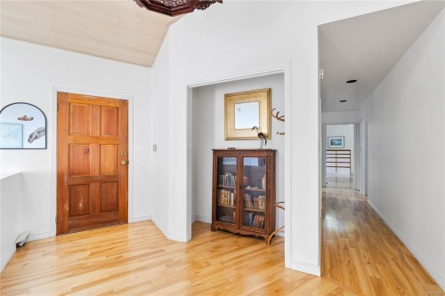 212 Sunset Dr, Salt Spring, BC 