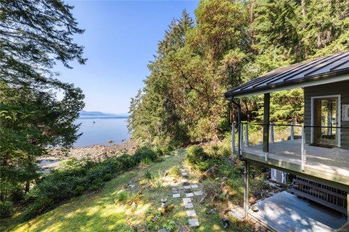 212 Sunset Dr, Salt Spring, BC 