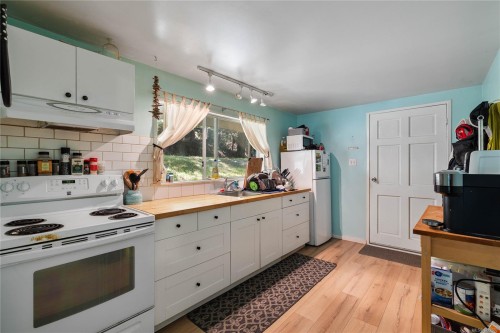 212 Sunset Dr, Salt Spring, BC 
