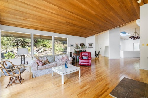 212 Sunset Dr, Salt Spring, BC 