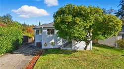 3337 Kingsley St  Saanich, BC V8P 4J8