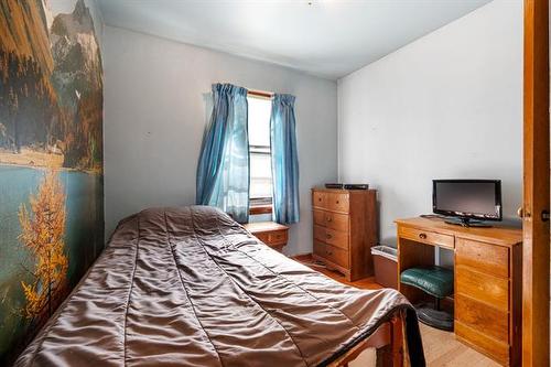 650 Burnell St, Winnipeg, MB 