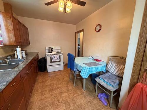 221 Roberta Ave, Winnipeg, MB 