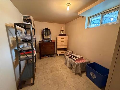 221 Roberta Ave, Winnipeg, MB 