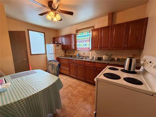 221 Roberta Ave, Winnipeg, MB 