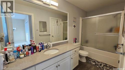 10 103 Banyan Crescent, Saskatoon, SK - Indoor Photo Showing Bathroom