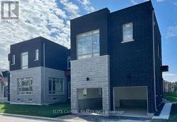 195 MILKY WAY DRIVE  Richmond Hill, ON L4C 5H3