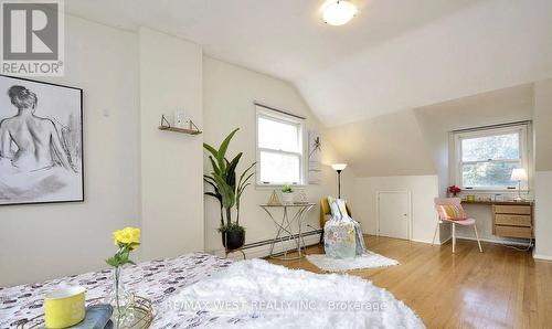 442 Highland Road E, Kitchener, ON - Indoor Photo Showing Bedroom