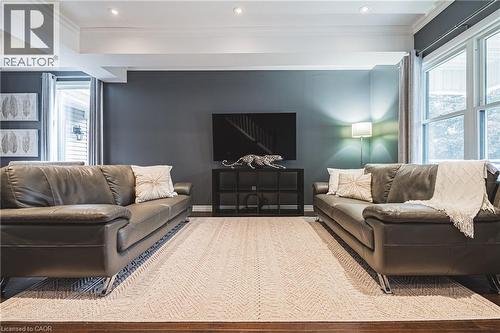 Living area featuring crown molding and recessed lighting - 25 Orchard Hill, Hamilton, ON - Indoor Photo Showing Living Room