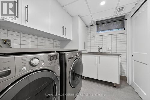 1188 Fair Birch Drive, Mississauga, ON - Indoor Photo Showing Laundry Room