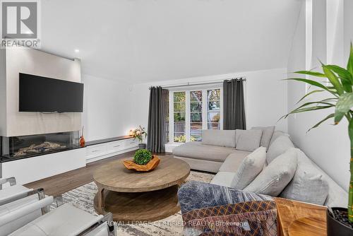 1188 Fair Birch Drive, Mississauga, ON - Indoor Photo Showing Living Room With Fireplace