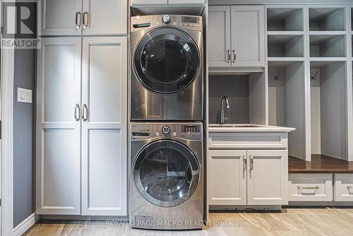 25 Orchard Hill, Hamilton, ON - Indoor Photo Showing Laundry Room