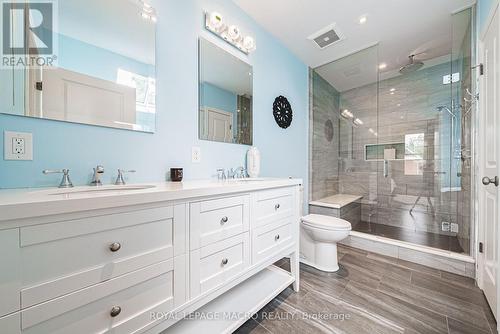 25 Orchard Hill, Hamilton, ON - Indoor Photo Showing Bathroom