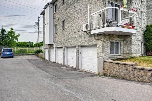 Garage - 1-2408 Rue Des Grisons, Laval (Vimont), QC - Outdoor