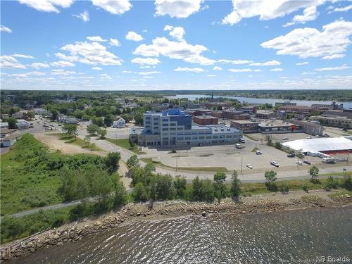 275 Main St, Bathurst, NB 