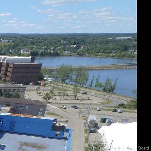 275 Main St, Bathurst, NB 