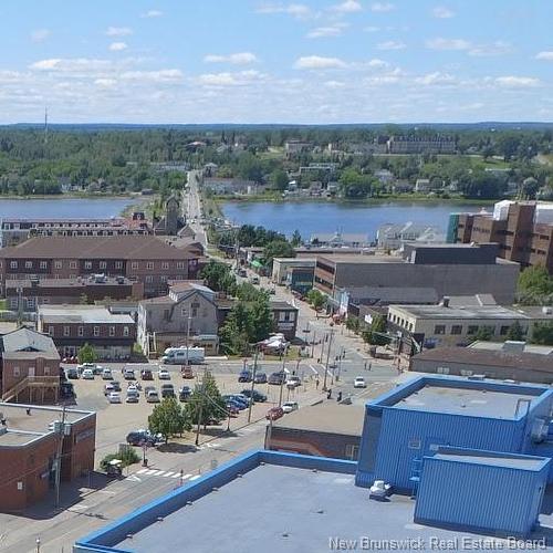 275 Main St, Bathurst, NB 