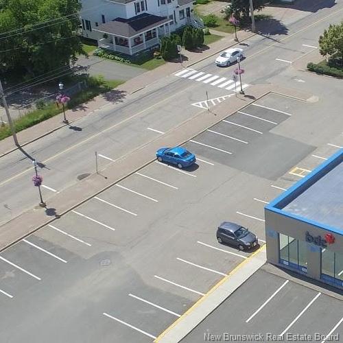 275 Main St, Bathurst, NB 