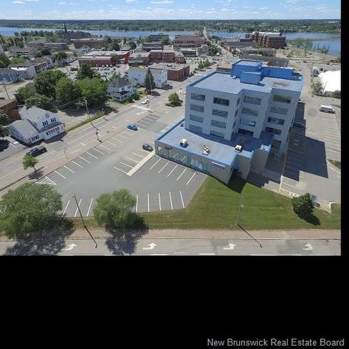 275 Main St, Bathurst, NB 