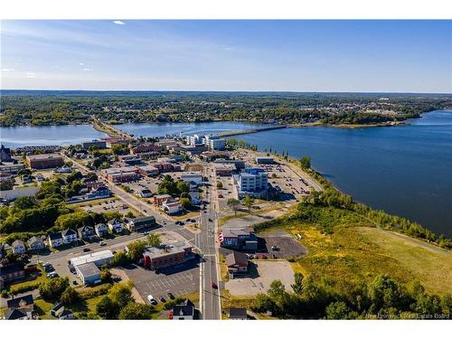 275 Main St, Bathurst, NB 