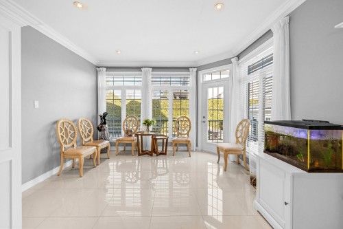 Dinette - 451 Boul. De Fontainebleau, Blainville, QC - Indoor