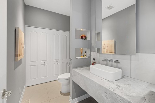 Powder room - 451 Boul. De Fontainebleau, Blainville, QC - Indoor Photo Showing Bathroom