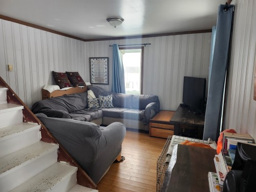 Salon - 1405 Ch. De Moffet-Laforce, Moffet, QC 