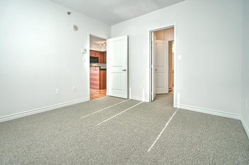 Bedroom - 502-651 Rue De La Montagne, Montréal (Ville-Marie), QC - Indoor Photo Showing Other Room