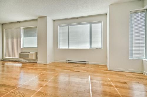 Living room - 502-651 Rue De La Montagne, Montréal (Ville-Marie), QC - Indoor Photo Showing Other Room