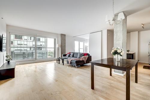 2006-350 Boul. De Maisonneuve O.  Montréal (Ville-Marie), QC H3A 0B4