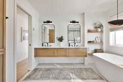 Salle de bains attenante à la CCP - 