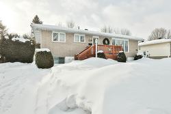 136  - 138 Rue Acres  Gatineau (Buckingham), QC J8L 1W2