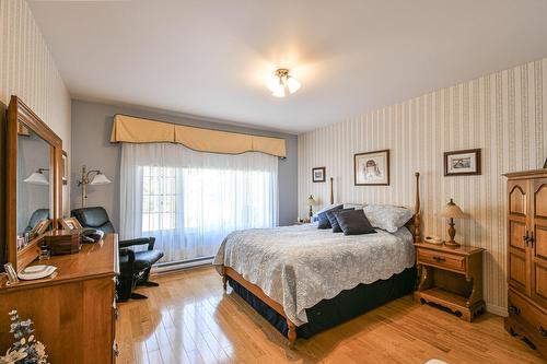 Chambre à coucher principale - 565 Rue Des Plaines, Sainte-Adèle, QC - Indoor Photo Showing Bedroom