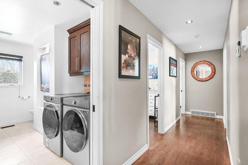 Passageway - 225 Rue Dupont, Saint-Jean-Sur-Richelieu, QC - Indoor Photo Showing Laundry Room