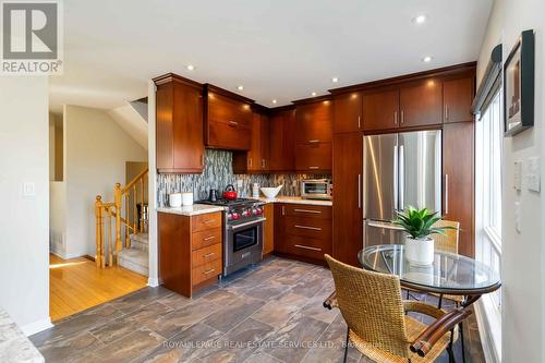 1584 Woodhenge Way, Mississauga, ON - Indoor Photo Showing Kitchen With Stainless Steel Kitchen