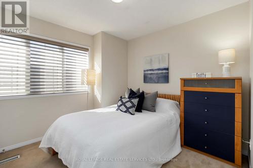 1584 Woodhenge Way, Mississauga, ON - Indoor Photo Showing Bedroom